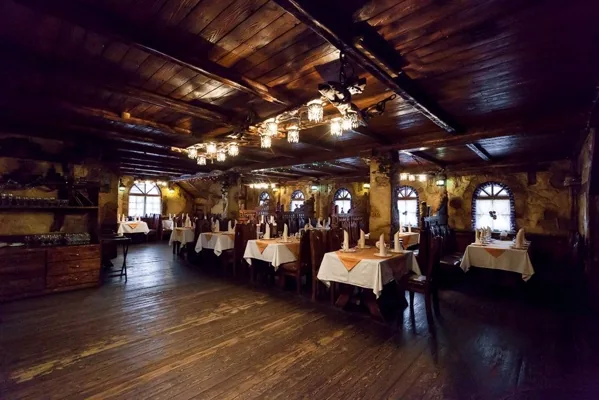 Основной зал