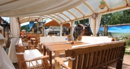 Открытая веранда  — подробнее о зале