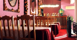 Красная гостиная — подробнее о зале