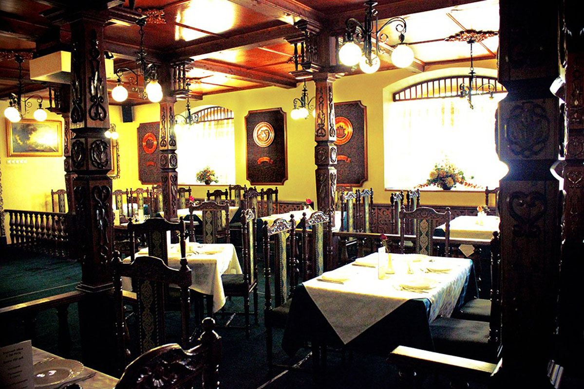 Главный зал — Постоялый двор Русь