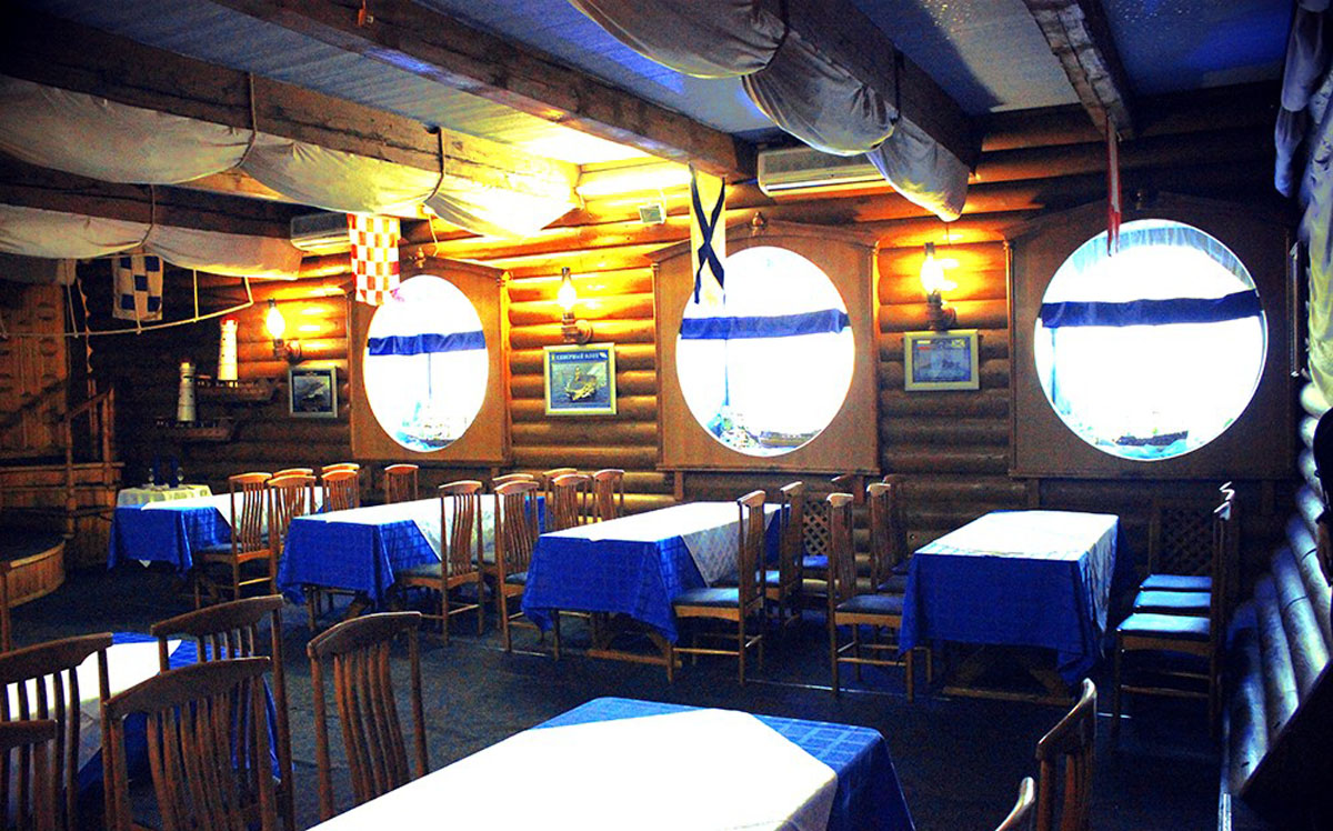 Петровский зал — Постоялый двор Русь