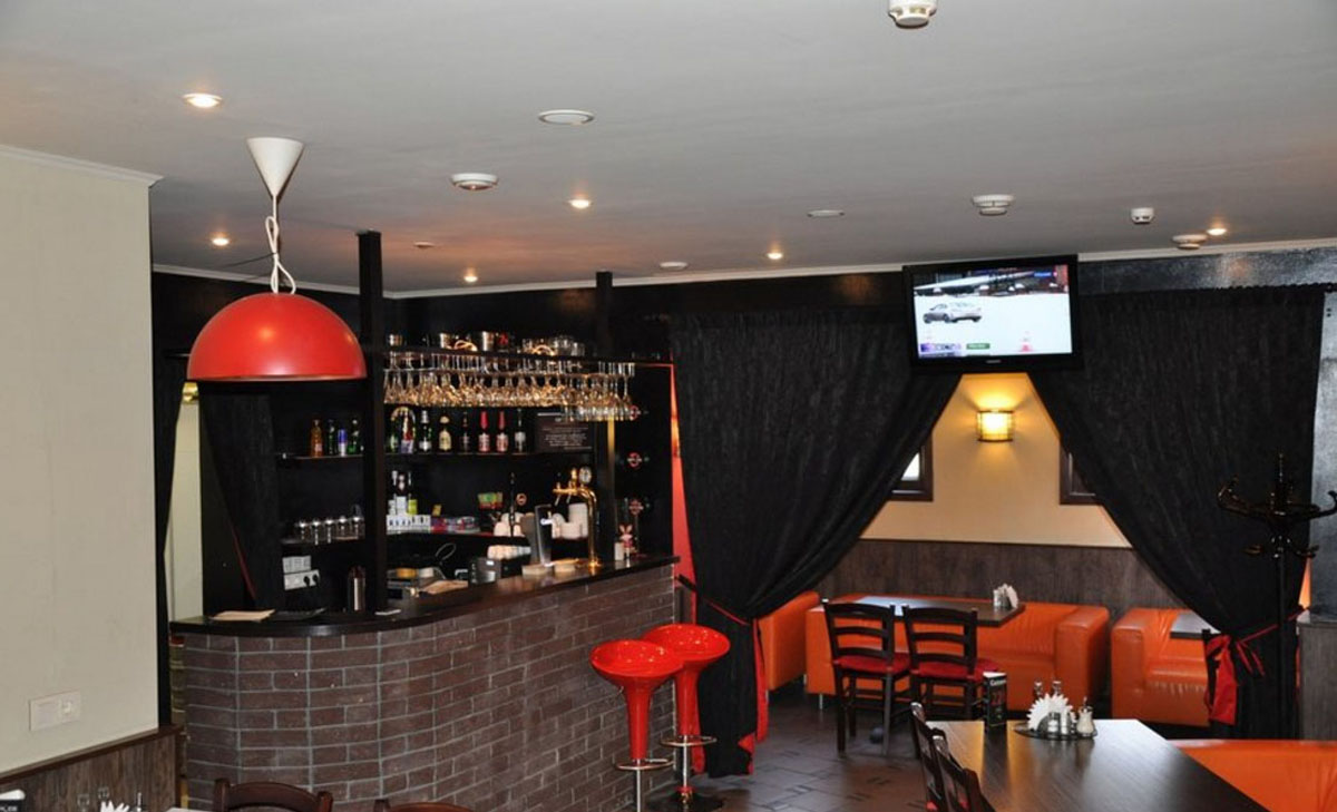 Основной зал — Кафе-бар Office