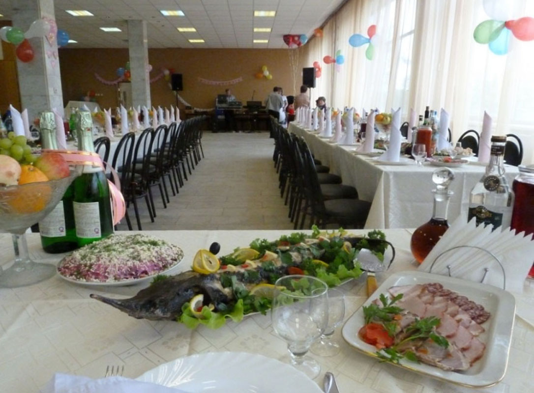 Большой зал — Трактир