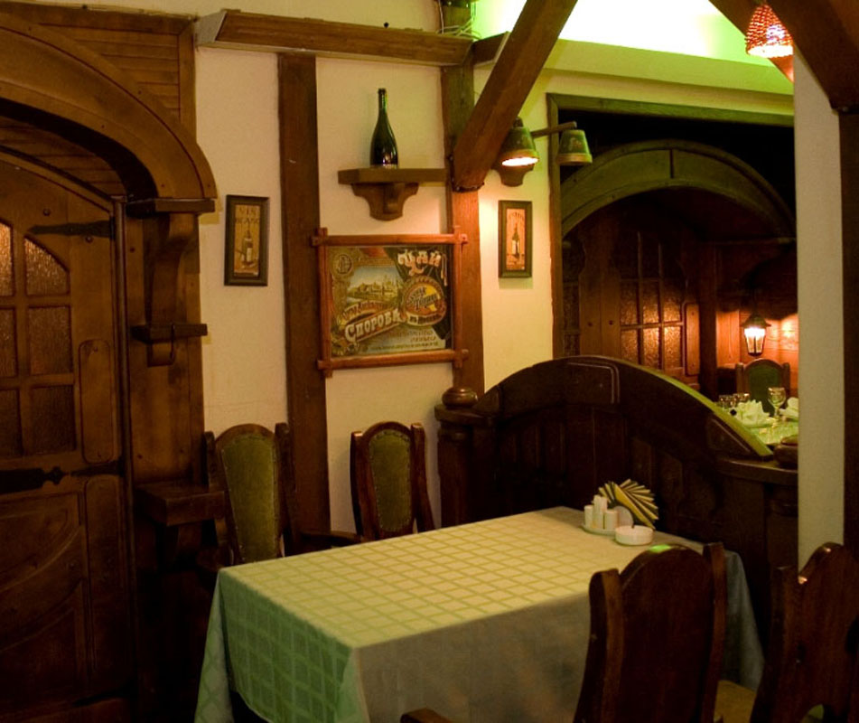 Основной зал — Трактир