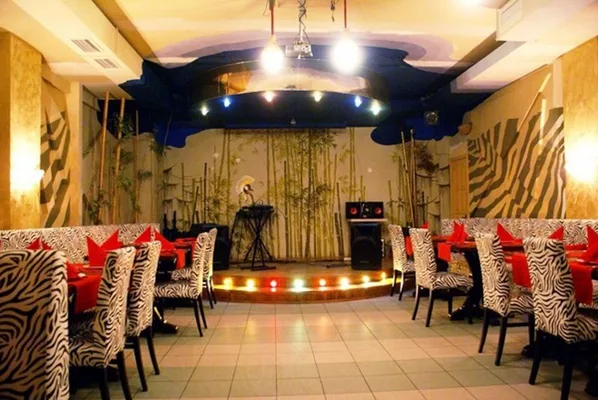 Основной зал