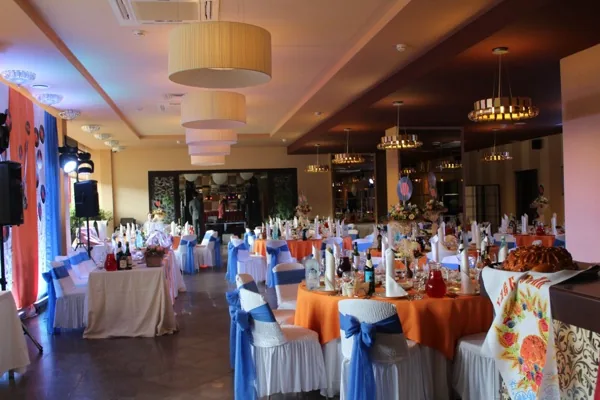 Основной зал