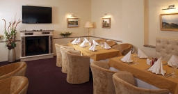 Каминный зал — подробнее о зале