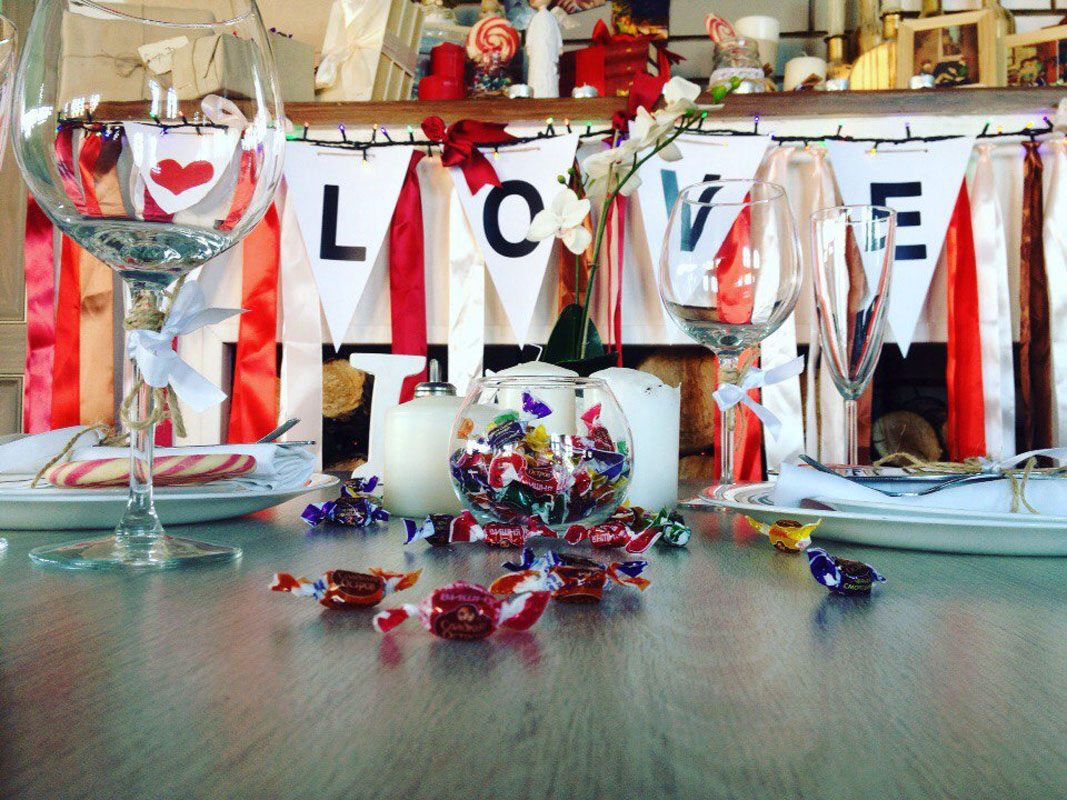 Основной зал — Арт-кафе Carpe-Diem