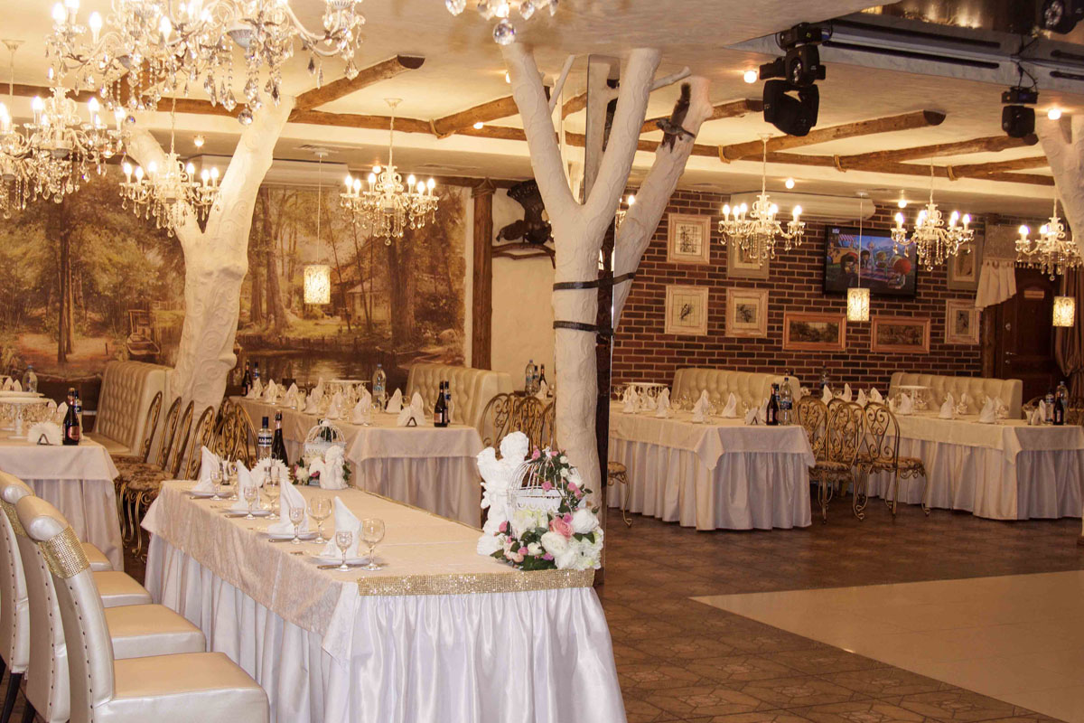 "Европейский" зал — Лесная Поляна