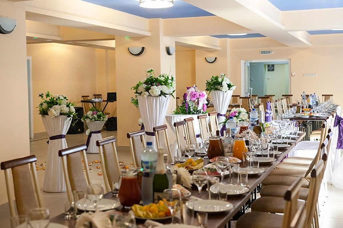 Кафе-столовая Два Рубля — Банкетный зал, фото банкетного зала