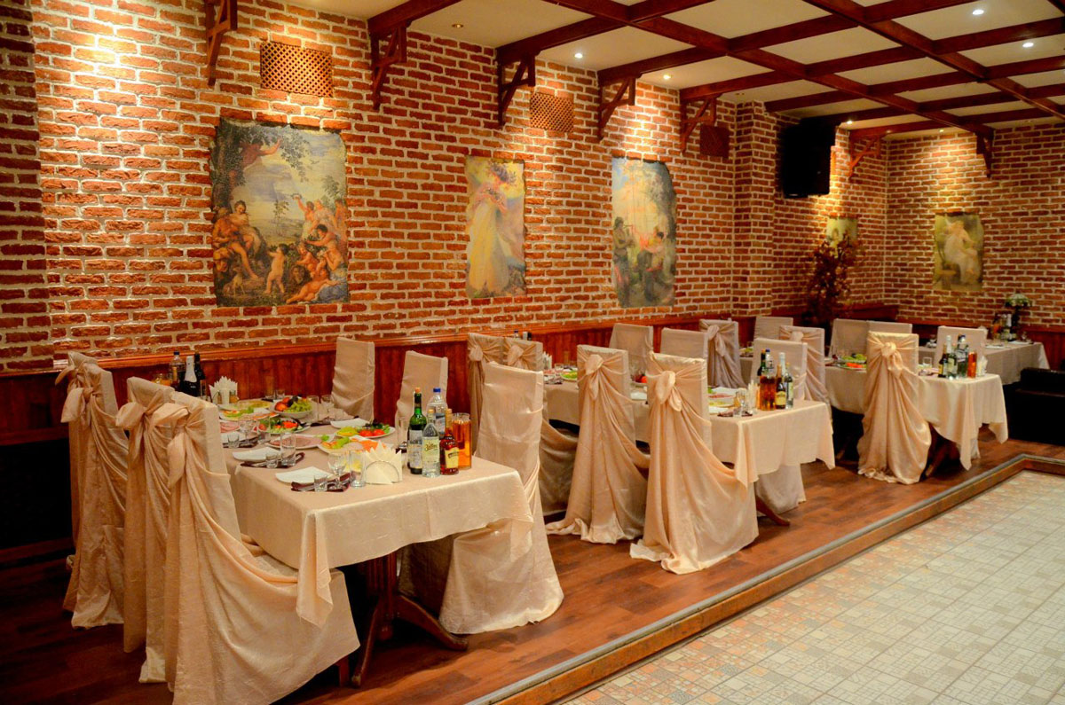 Кафе Карина — Основной зал, фото банкетного зала