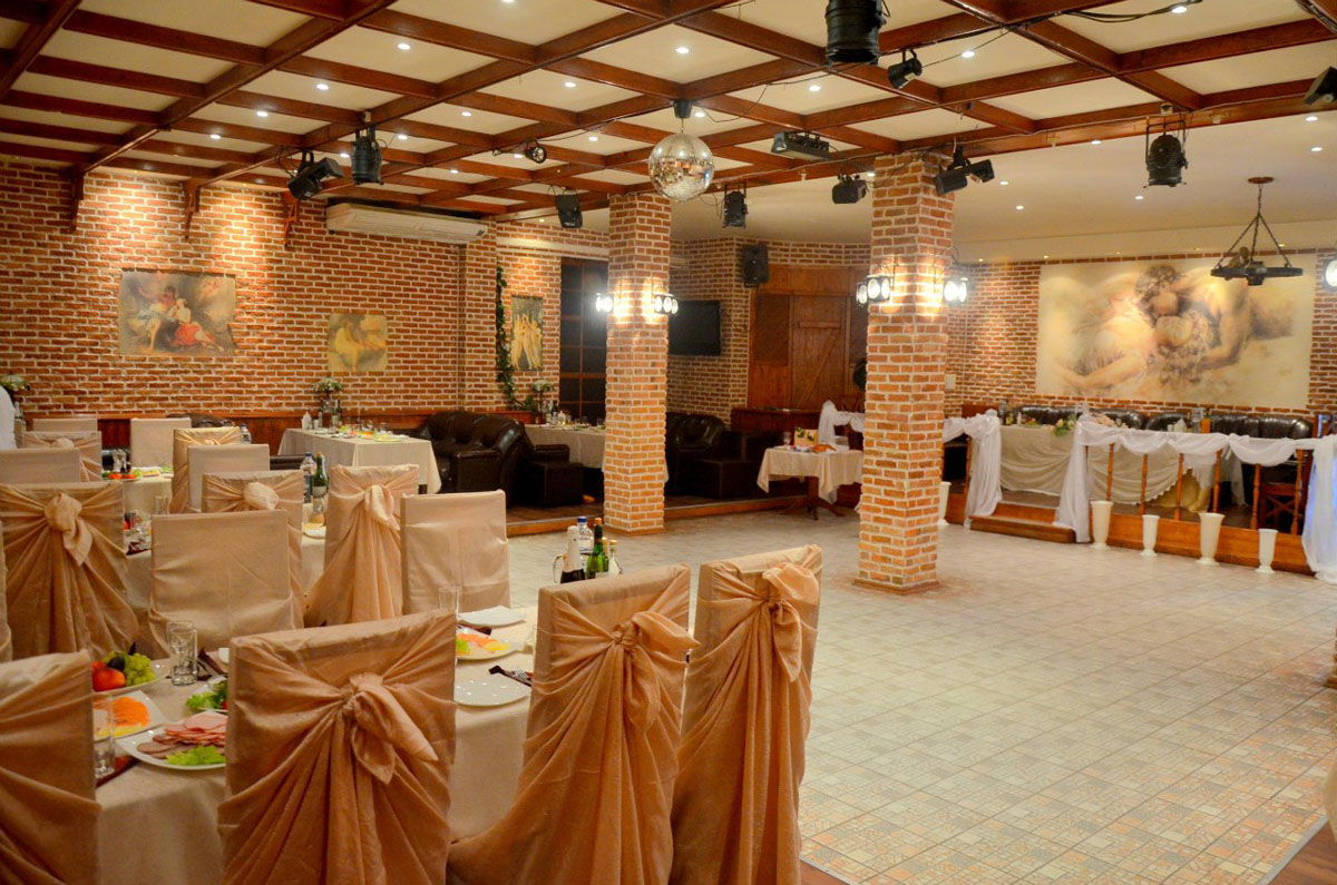 Основной зал — Кафе Карина