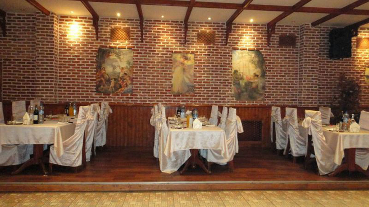 Основной зал — Кафе Карина