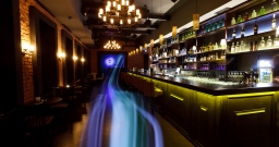 Бар-танцпол — интерьер зала