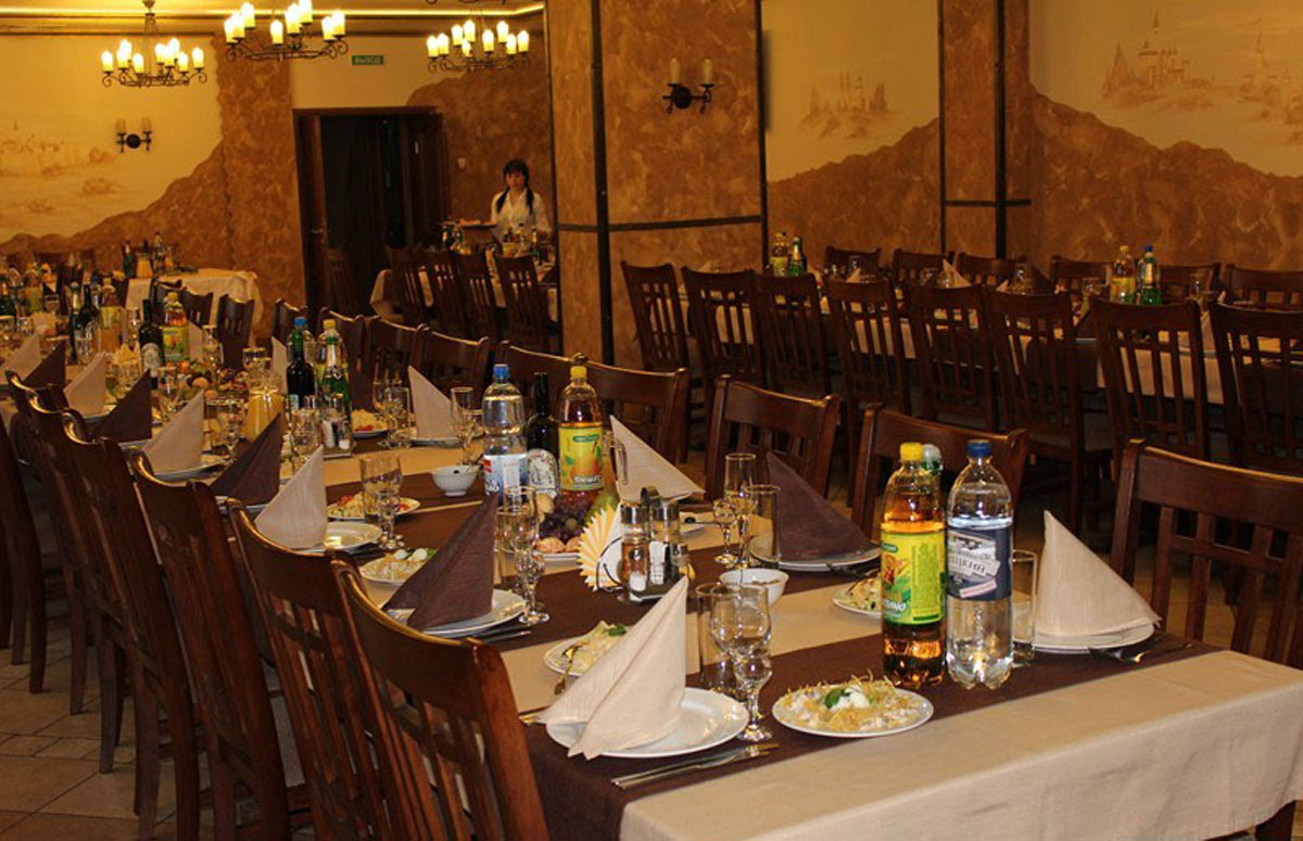 Основной зал — Ресторан Айвенго