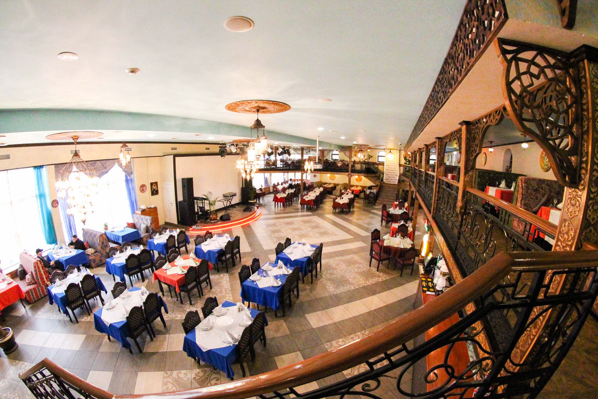 Ресторан Форт — Большой банкетный зал, фото банкетного зала