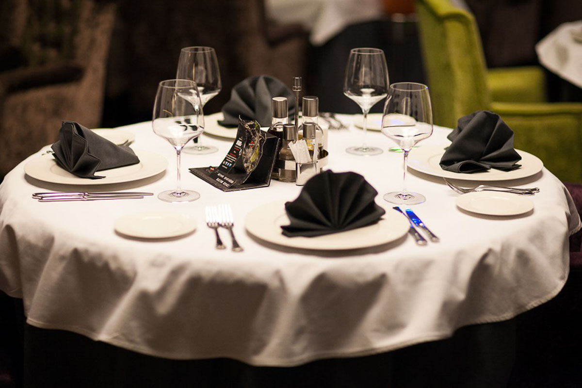 Ресторан Платонов — Основной зал, фото банкетного зала