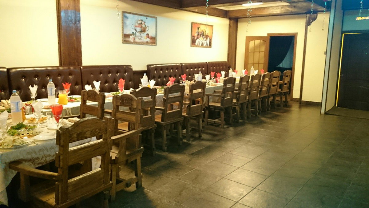 Основной зал — У Вани