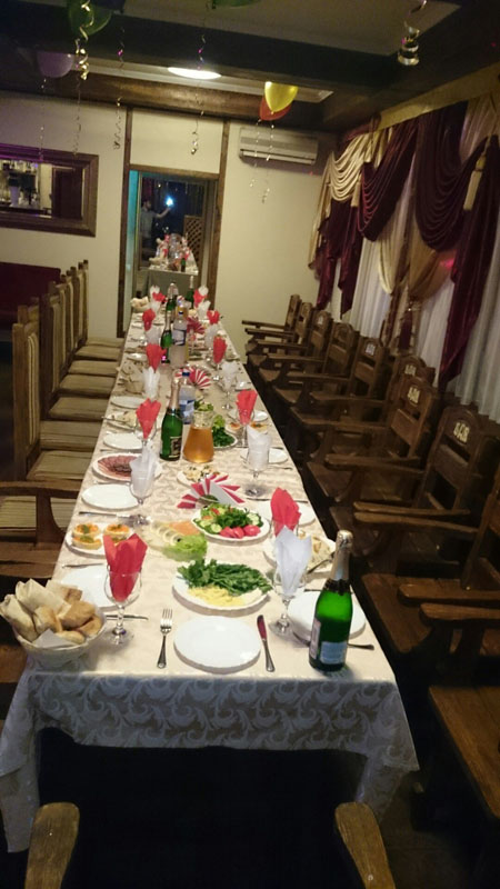 Основной зал — У Вани