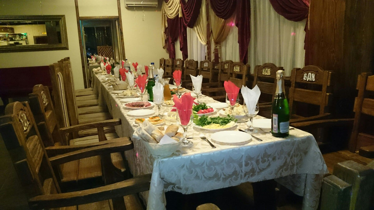 Основной зал — У Вани