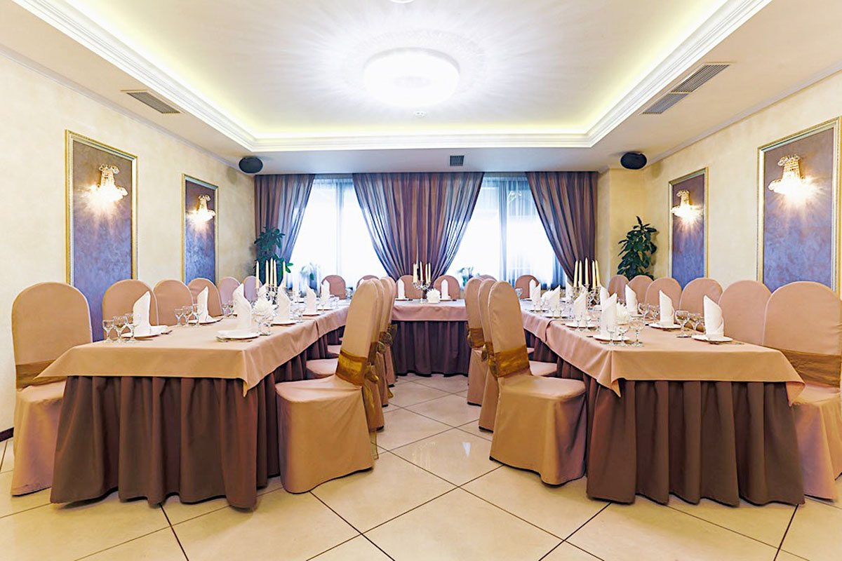 Большой зал — Ресторан Наш