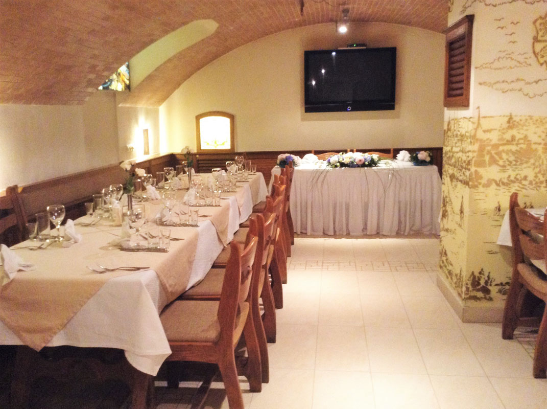 Основной зал — Ресторан Прага