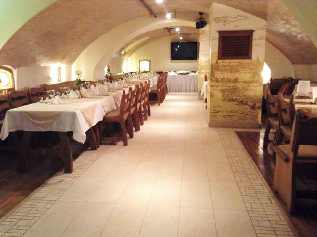 Основной зал — Ресторан Прага