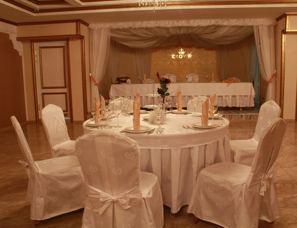 Средний банкетный зал — Ресторан Crown