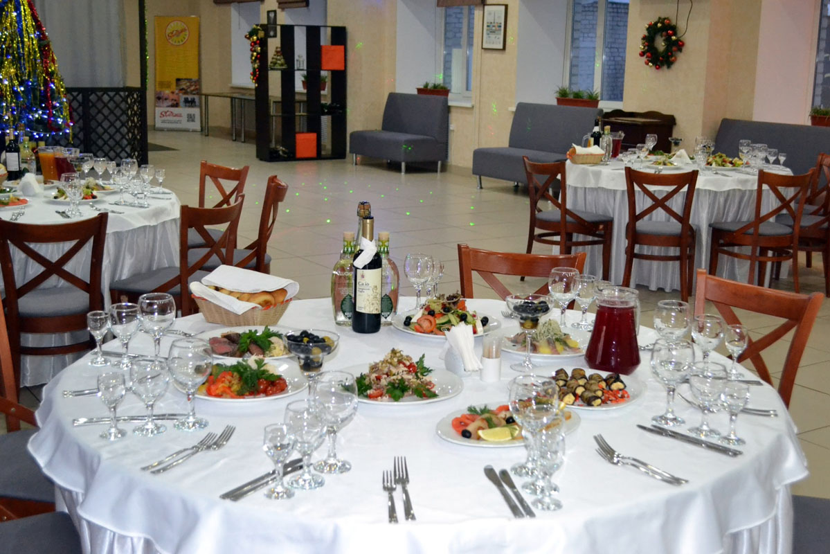 Основной зал — Сто ложек