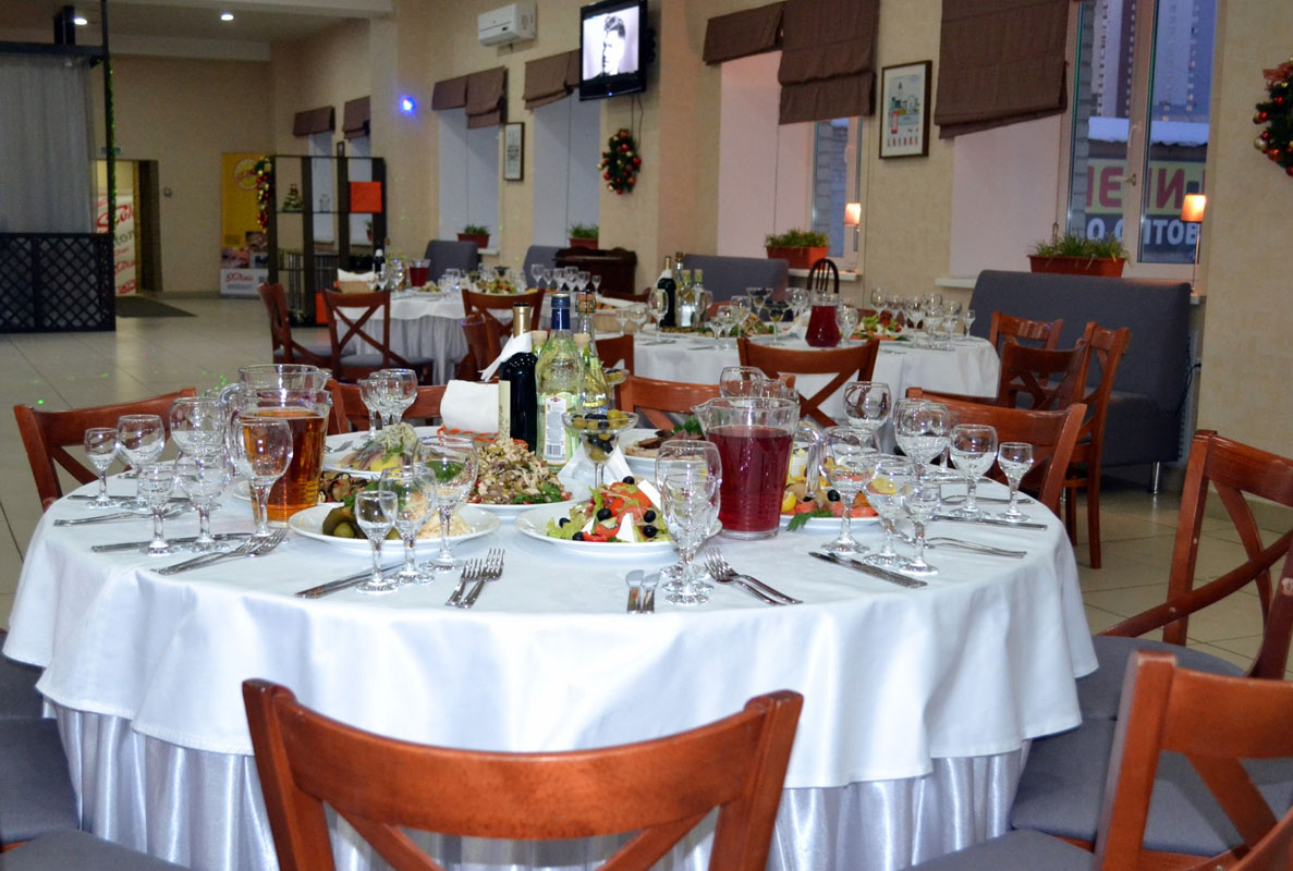 Основной зал — Сто ложек