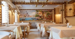 Основной зал — интерьер зала