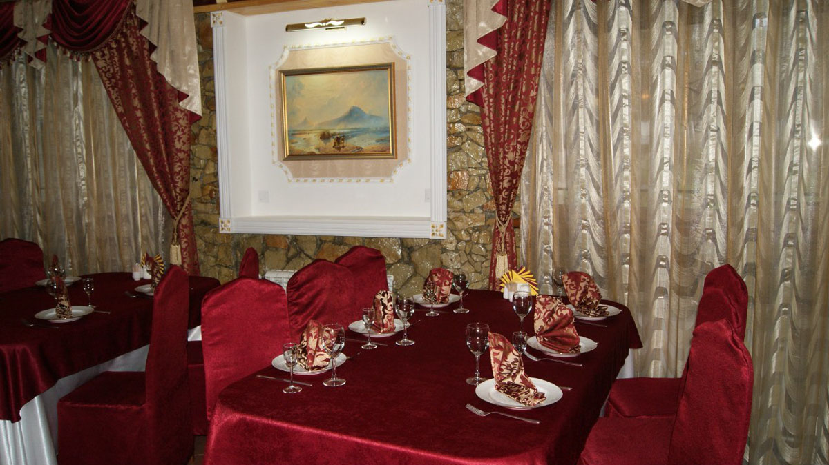 Банкетный зал — Кафе Ной