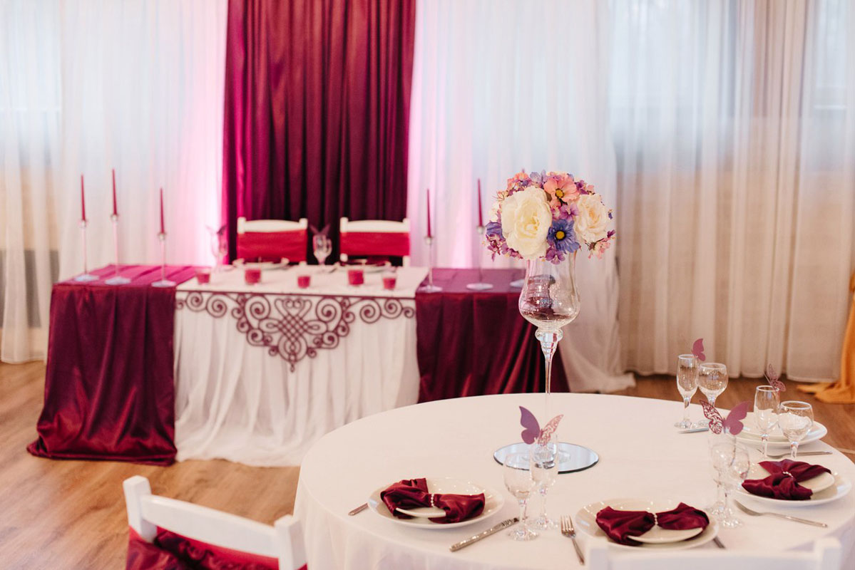 Большой зал — Банкетный зал Хоми Роуз на Будапештской