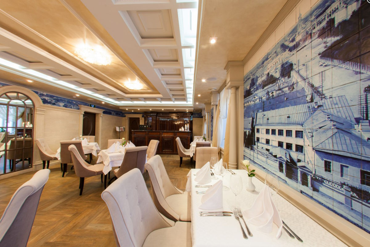 Основной зал