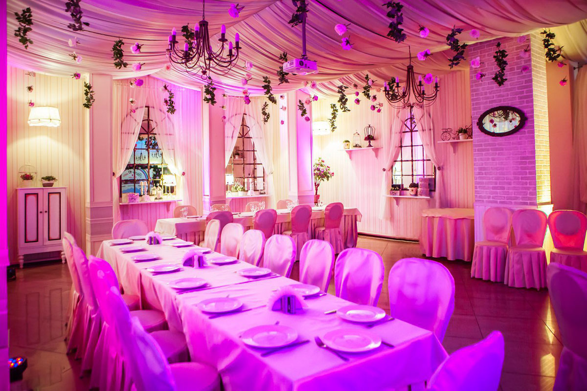 Основной зал — Банкетный зал Хоми Роуз на Дунайском