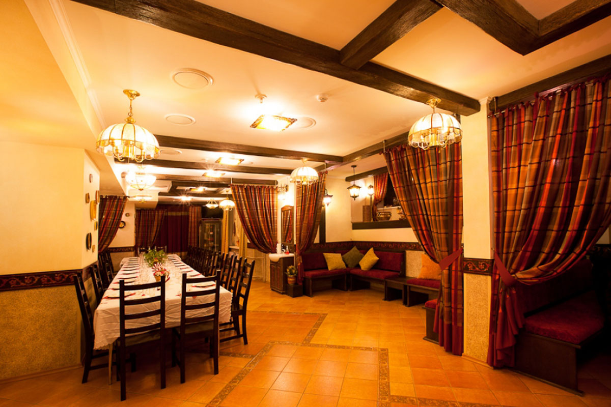 Основной зал — Олива