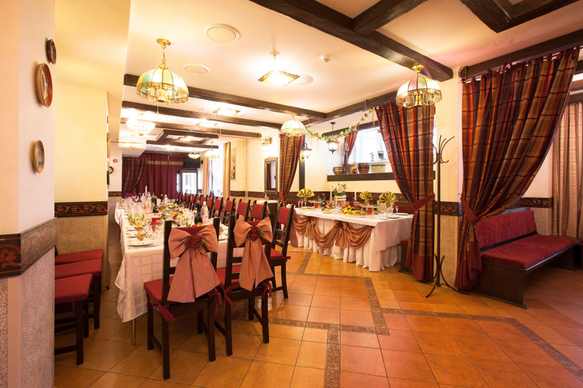 Основной зал — Олива