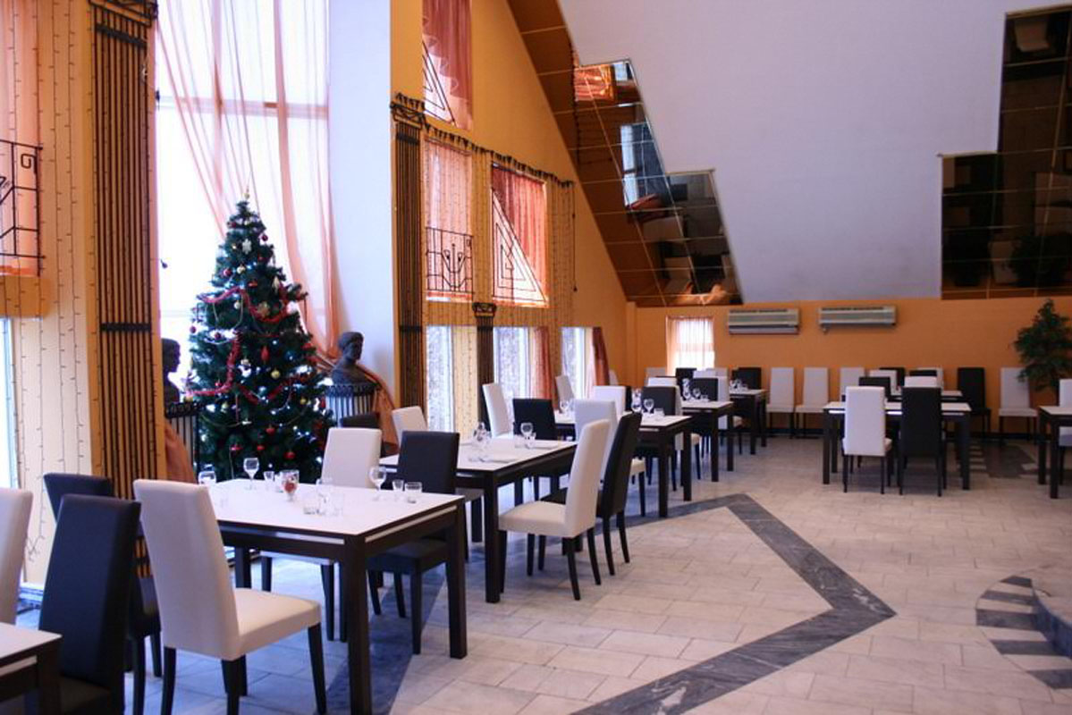 Основной зал ресторана — Комплекс Мелисса