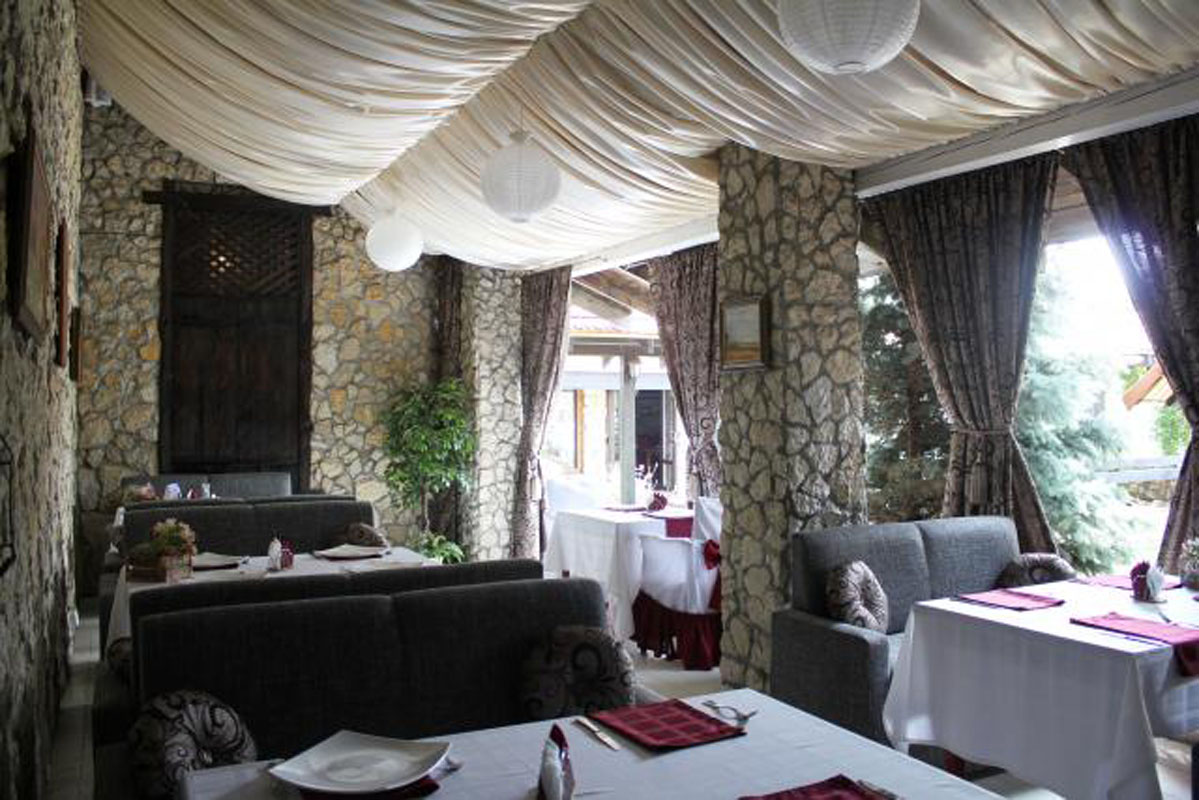 Веранда — Ресторан Югославия