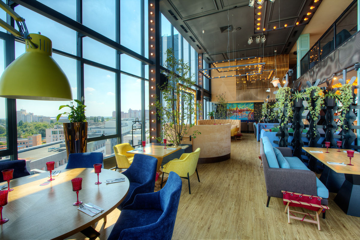 Основной зал