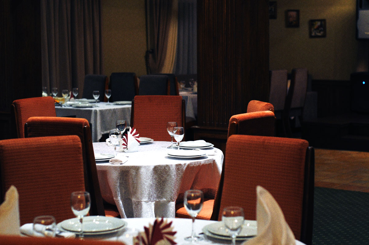 Основной зал — Кафе Миндаль