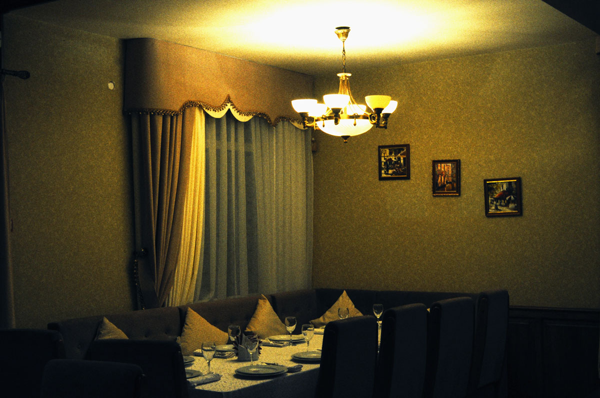 Основной зал — Кафе Миндаль