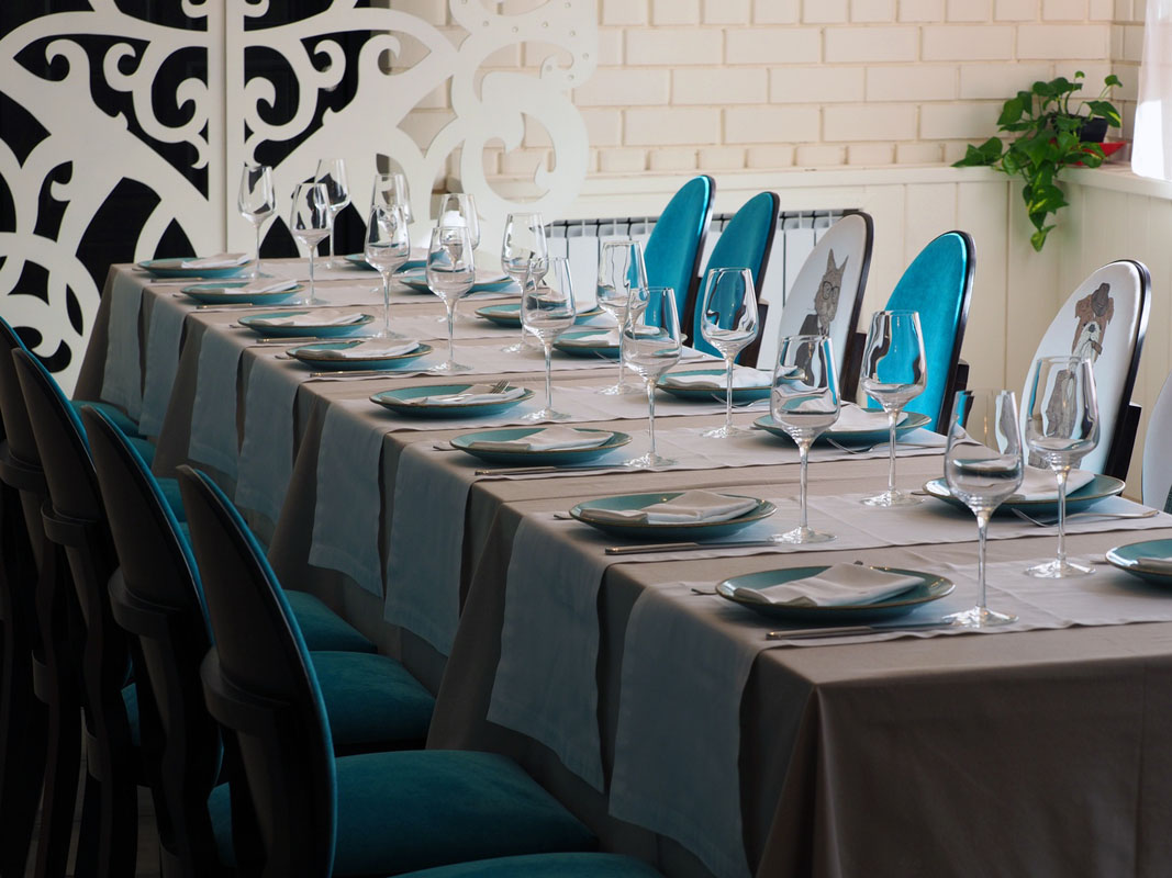 Колониальный зал — Ресторан Шерлок