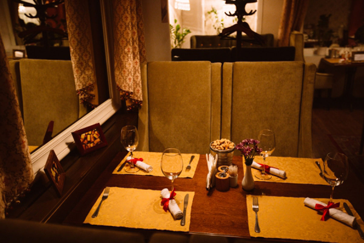 Основной зал — Ресторан Бефstroганов-Гриль