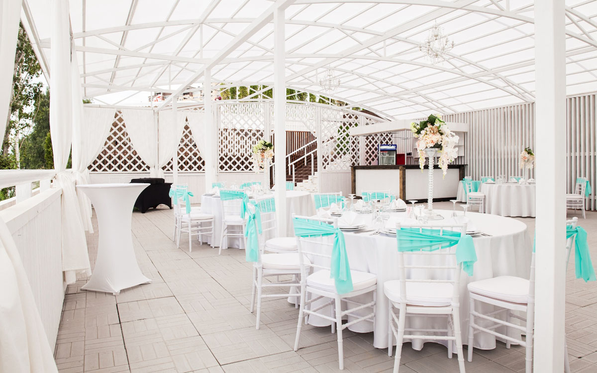 Атмосферная веранда для свадеб — фото 4