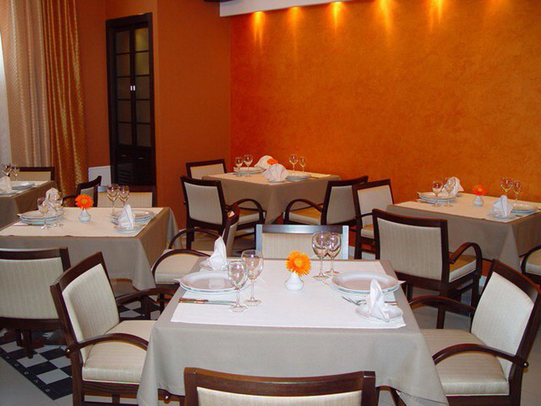 Основной зал — Senator