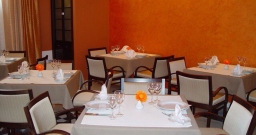 Основной зал — интерьер зала