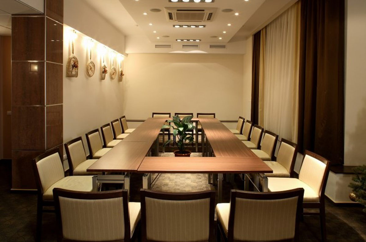 Конференц-зал — Senator