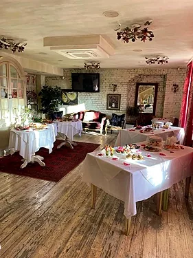 Зал 2-го этажа, два крыла — Ресторан Куршевель и бар Конкиста, Екатеринбург