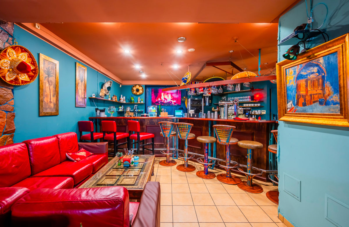 Бар — банкетный зал Ресторан Куршевель и бар Конкиста, фото